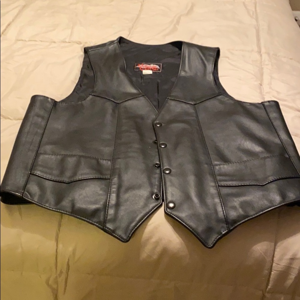 Men’s leather vest